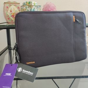 NWT Tomtoc Laptop Case